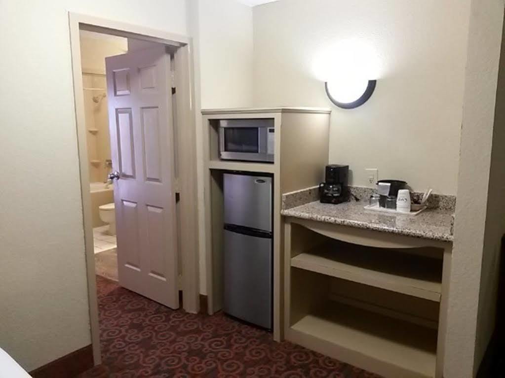 Governors Suites Hotel Oklahoma City Airport Area Exterior foto